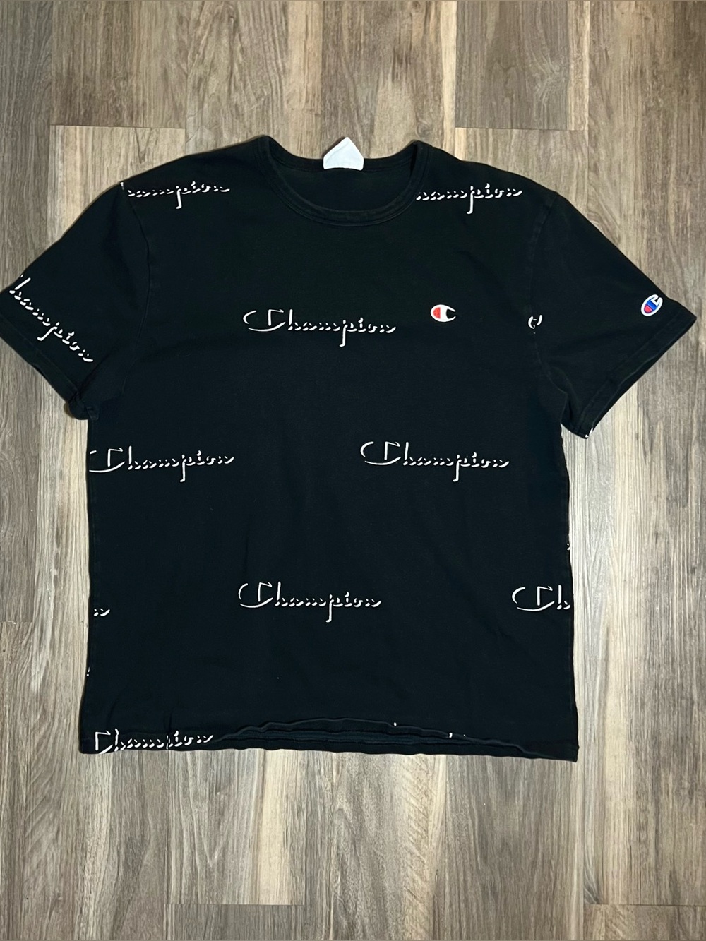 Vintage Champion All Over Print Spellout Logo T-shirt Size Large Athletic